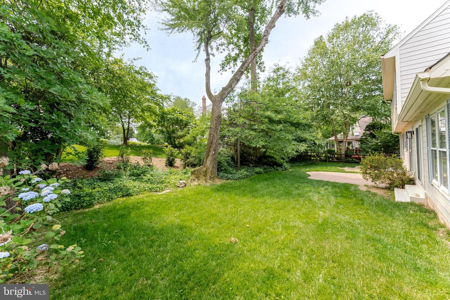 9109 Parliament Drive photo 55