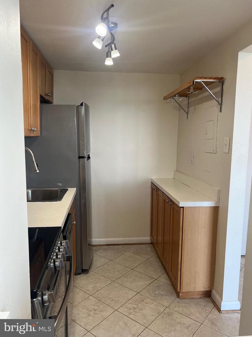 2059 Huntington Avenue #1601 photo 8