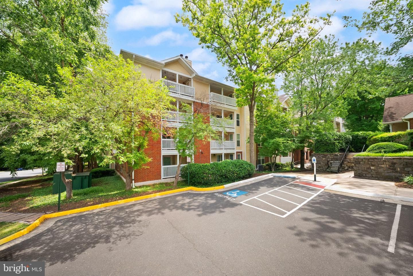 1504 Lincoln Way #323 photo 32