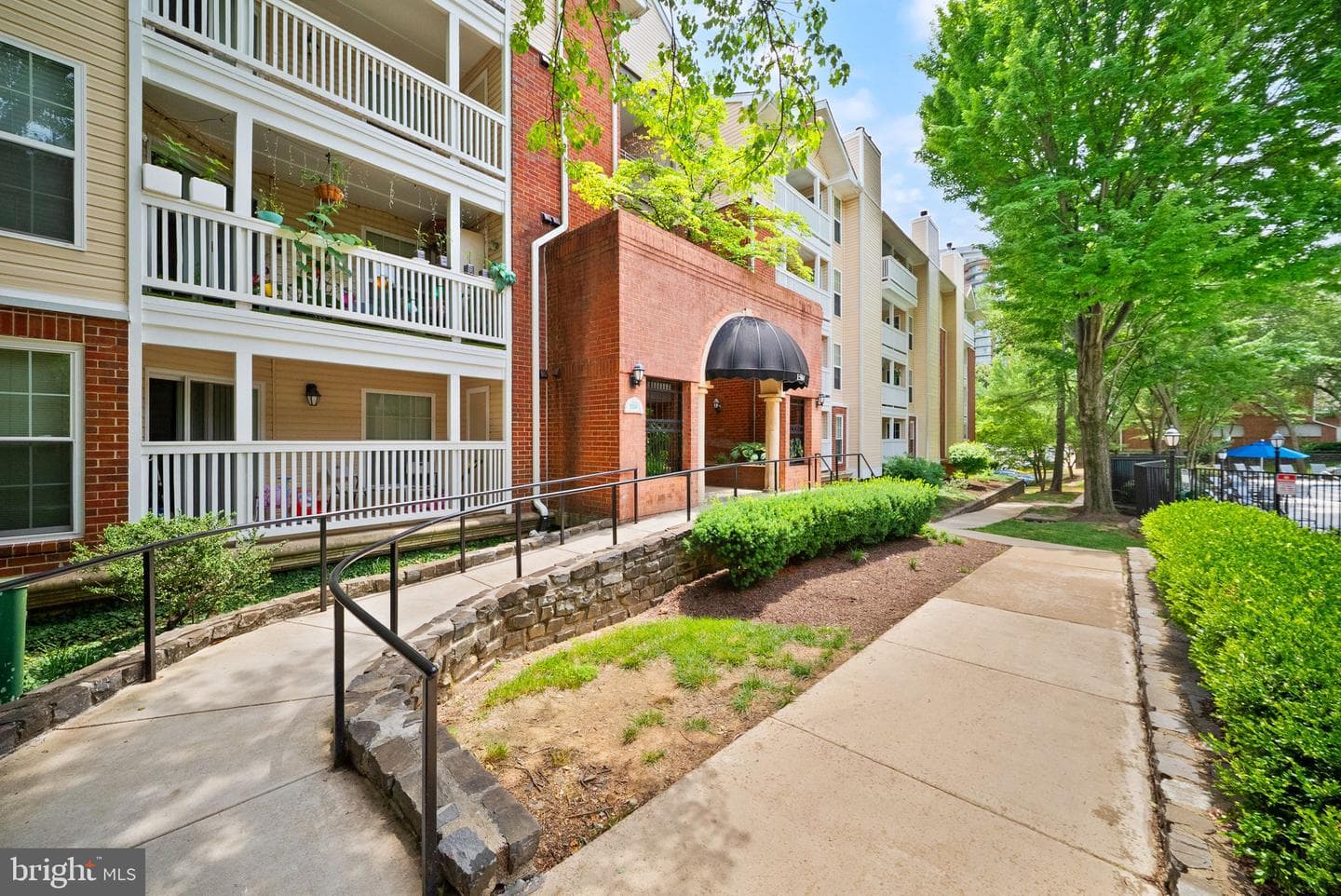 1504 Lincoln Way #323 photo 33