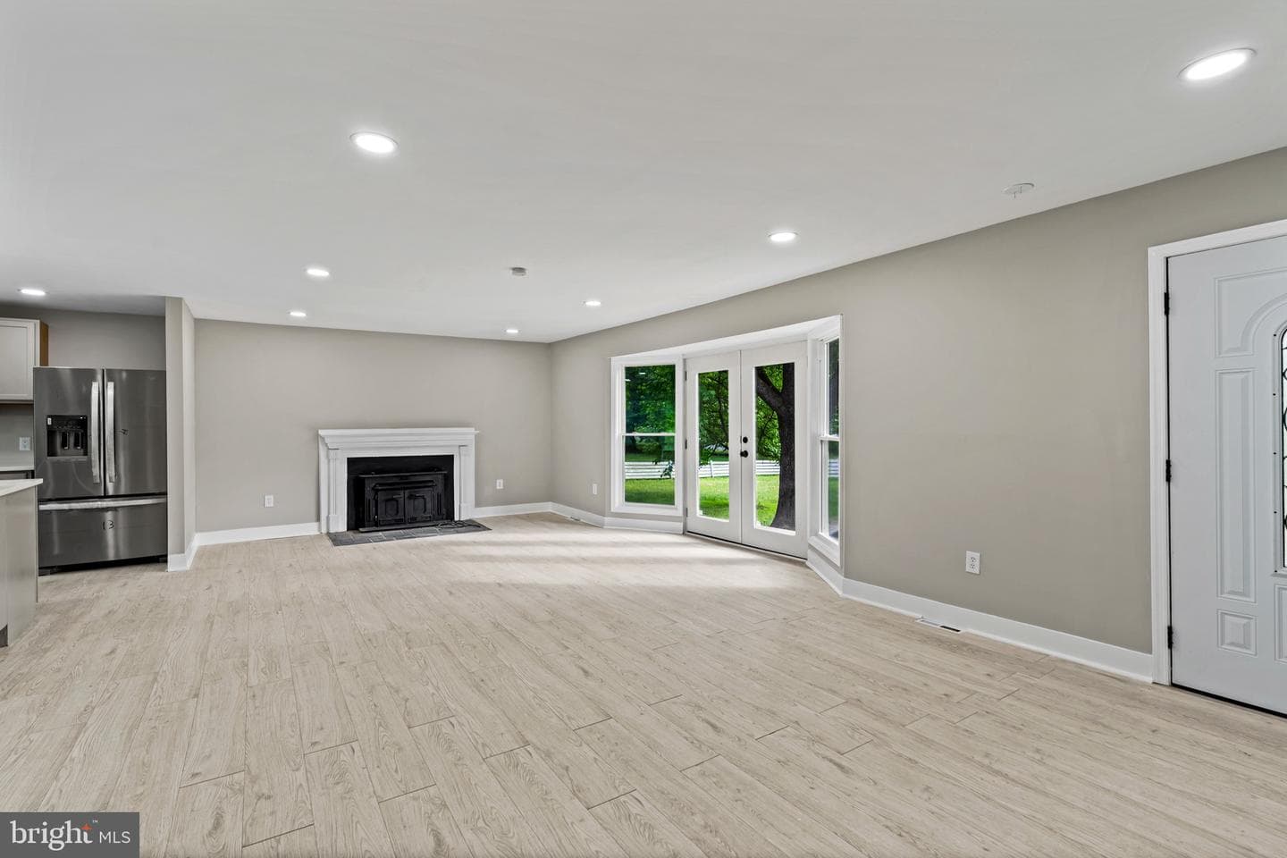 717 Kentland Drive photo 4