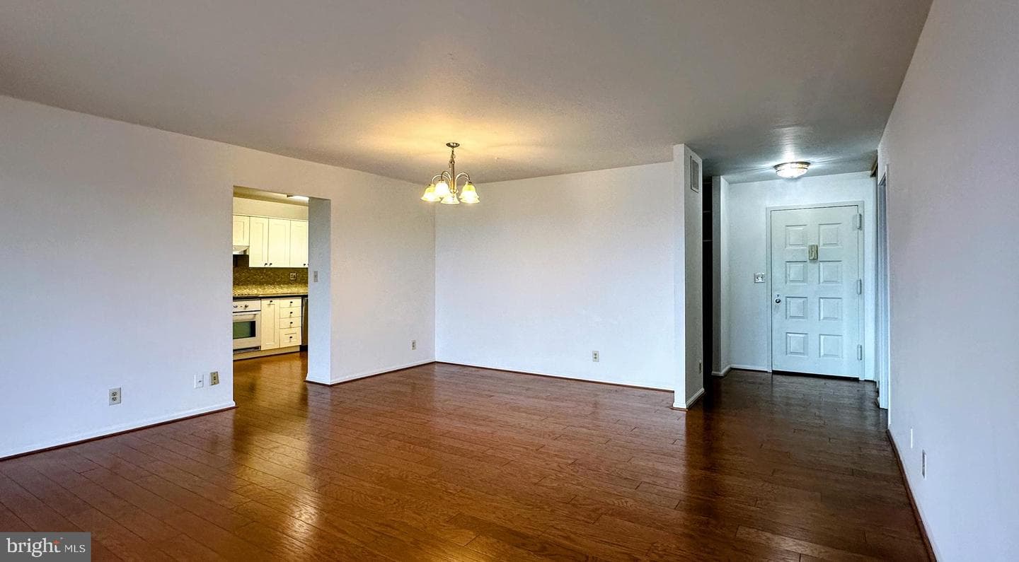 8340 Greensboro Drive #906 photo 5