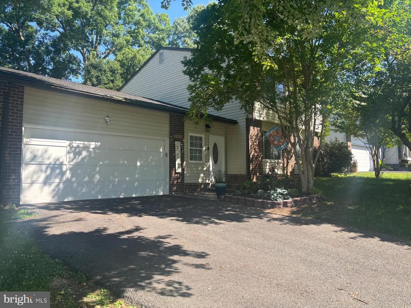6820 Vantage Dr, Alexandria