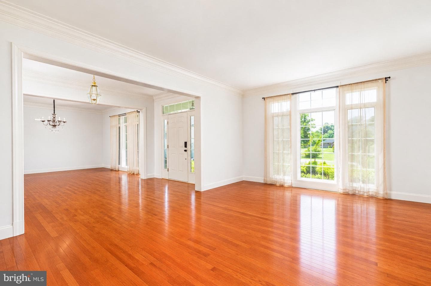 8906 Laurel Overlook Drive photo 4