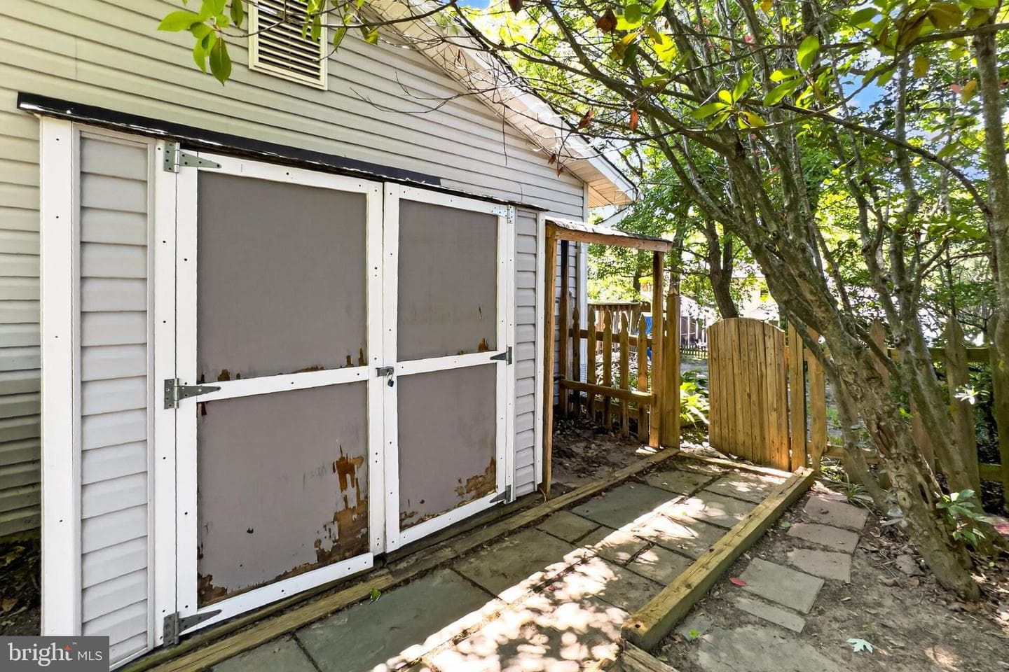 6908 Rochambeau Place photo 58