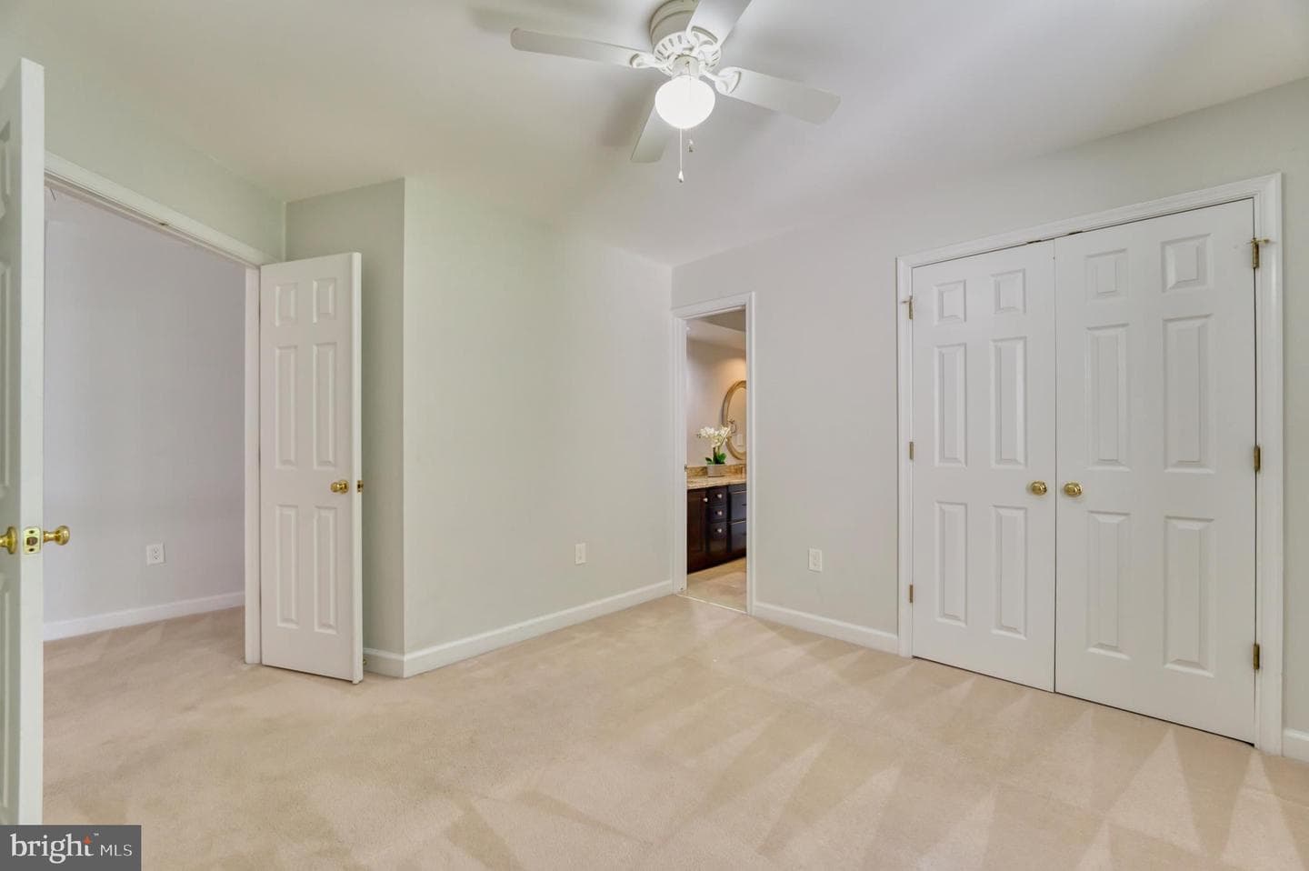 8722 Foxhall Terrace photo 37