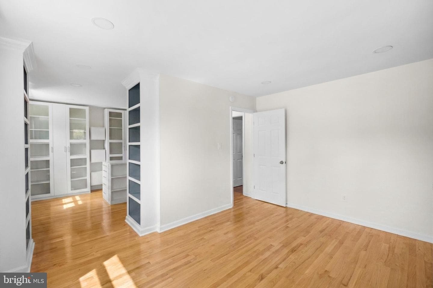 7402 Dunston Street photo 25
