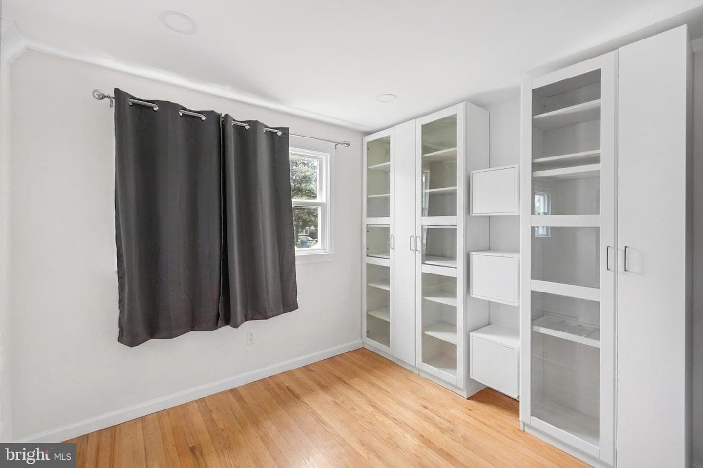 7402 Dunston Street photo 27