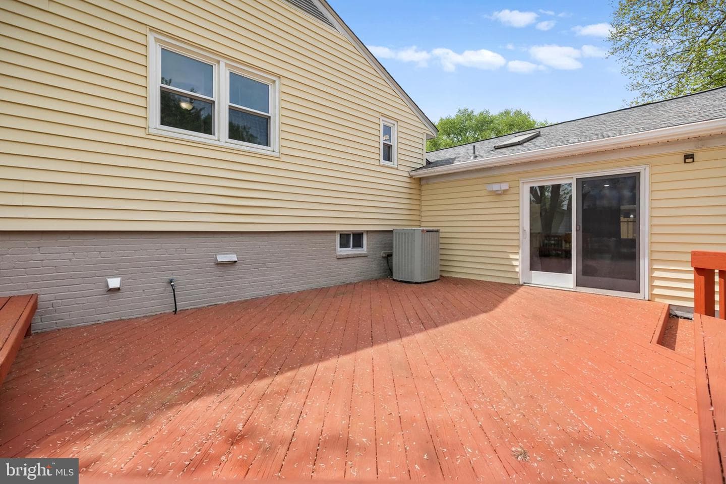 7402 Dunston Street photo 35