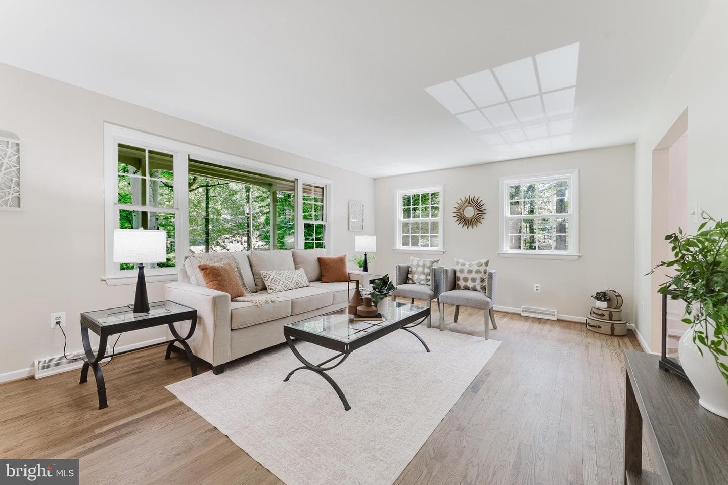4704 Sandra Lane photo 4
