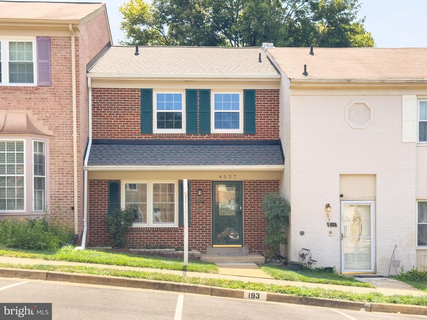 4527 Airlie Way, Annandale