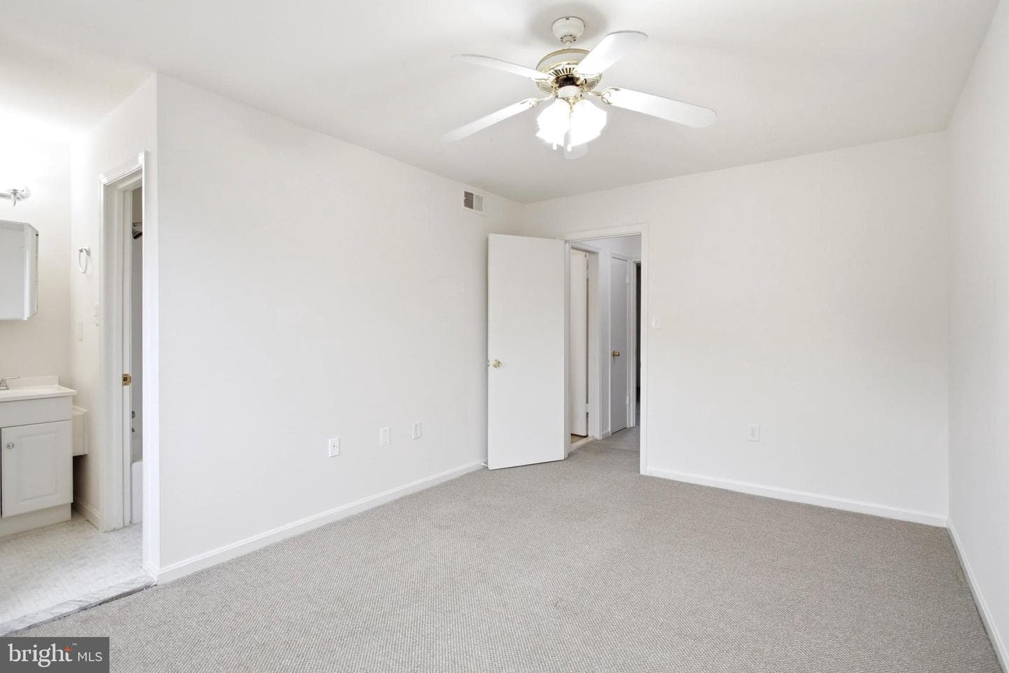 4527 Airlie Way photo 20