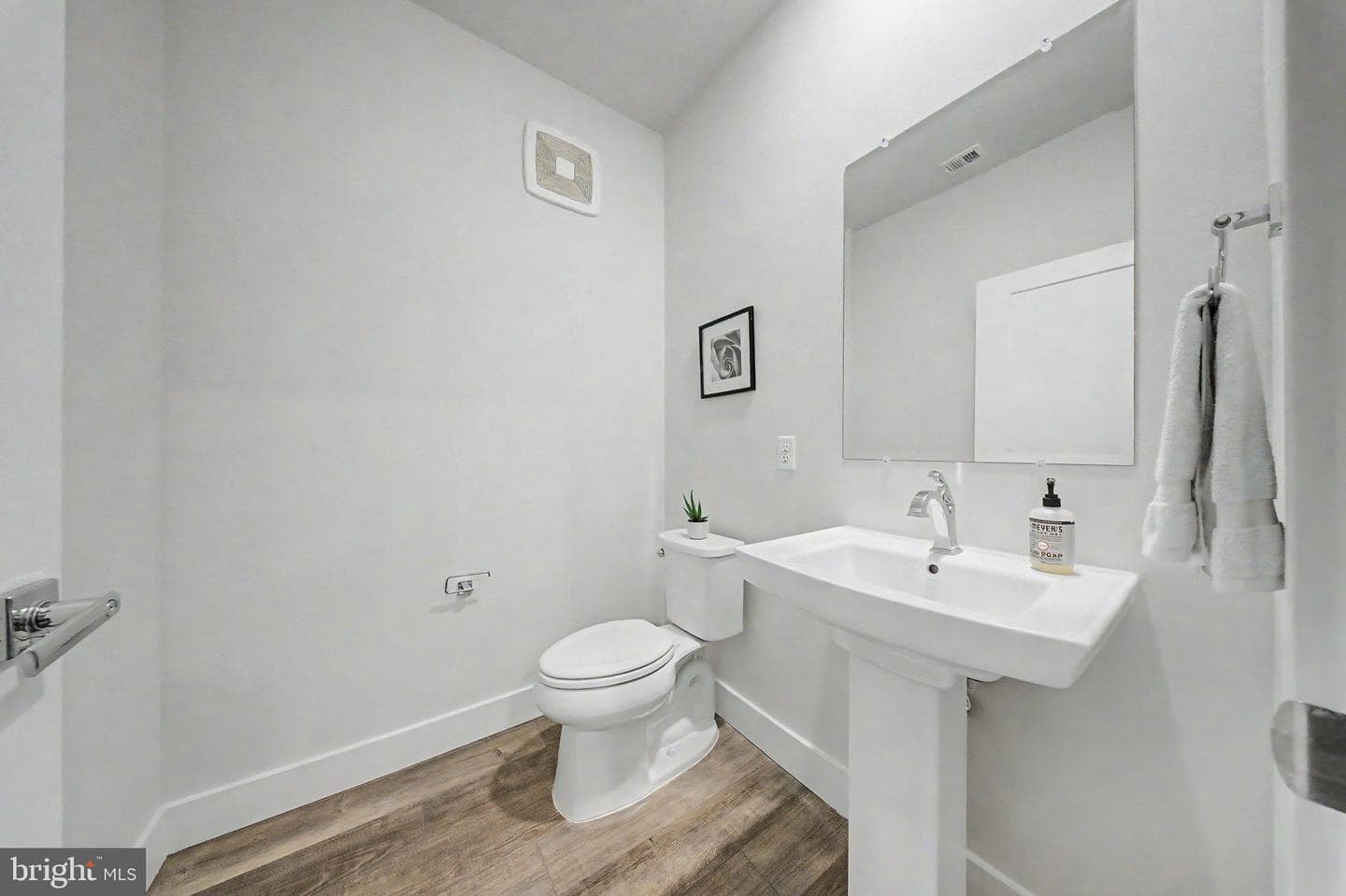 1761 Old Meadow Road #220 photo 20