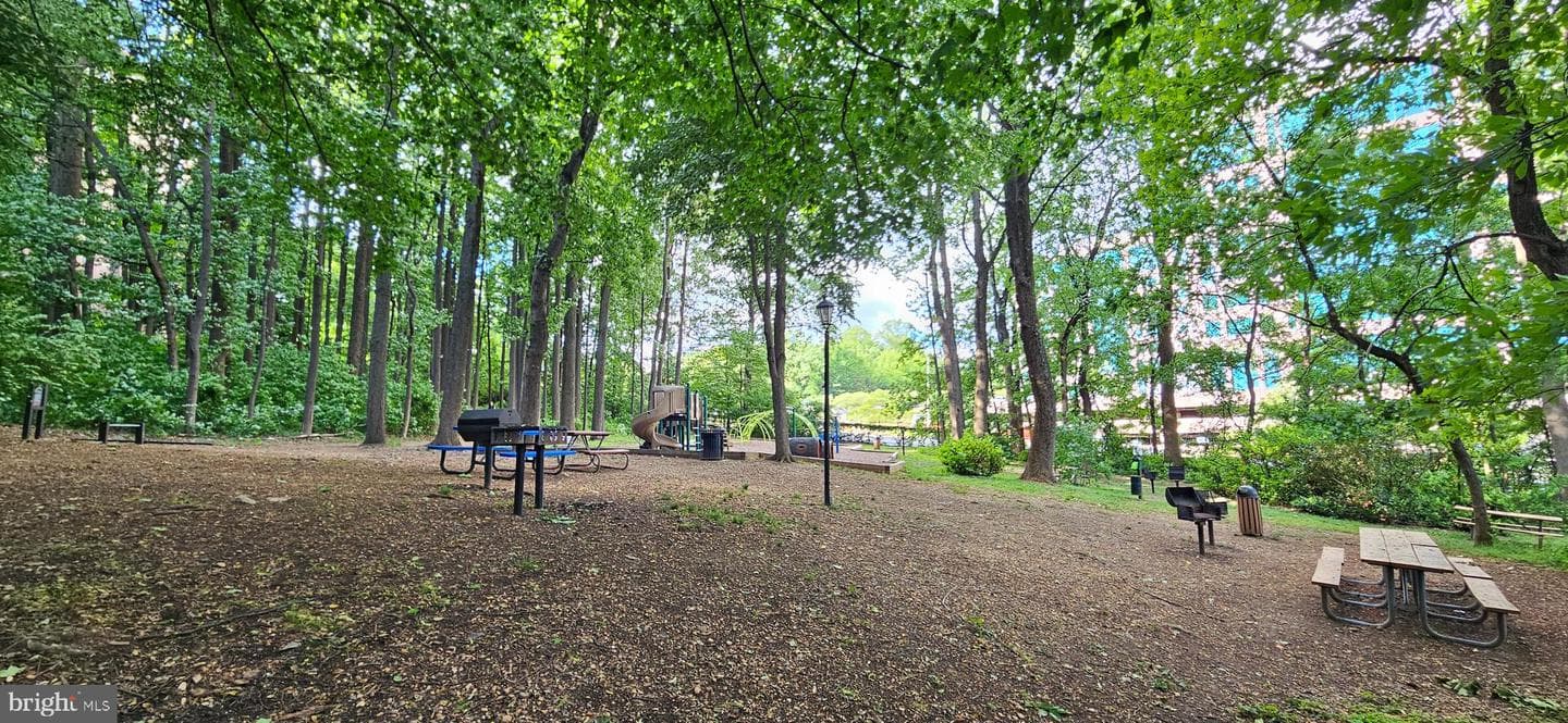 8340 Greensboro Drive #625 photo 40