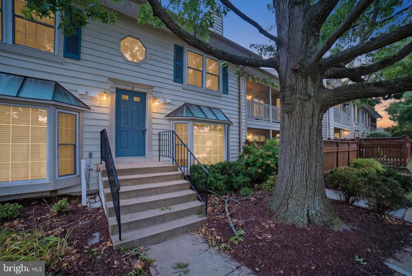 6090 Essex House Square #b photo 4