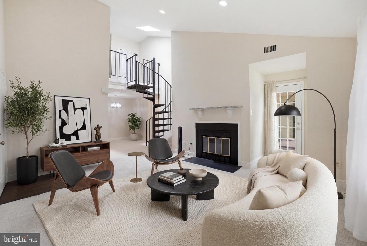 6090 Essex House Square #b photo 6