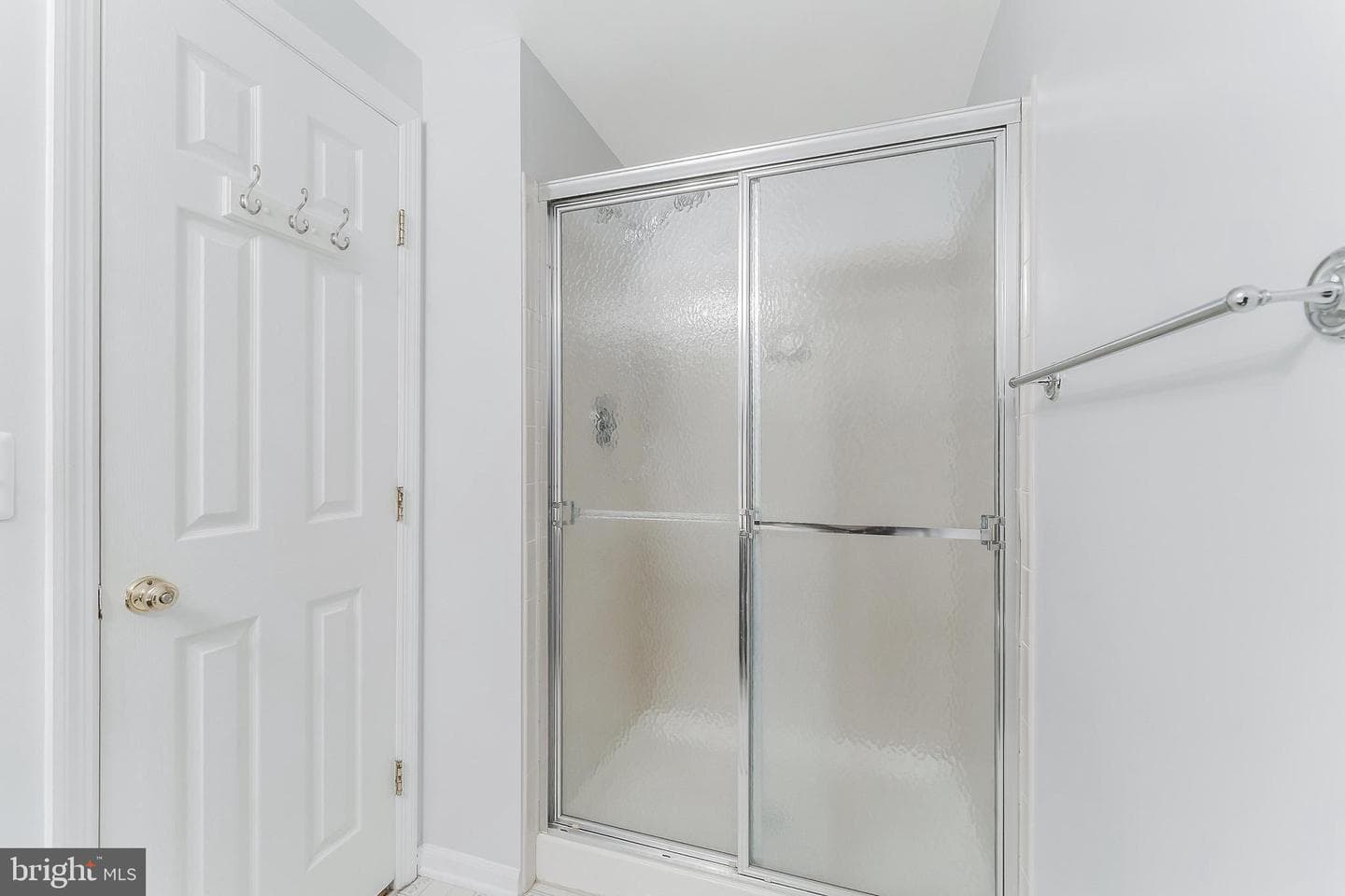 6033 Kestner Circle photo 34