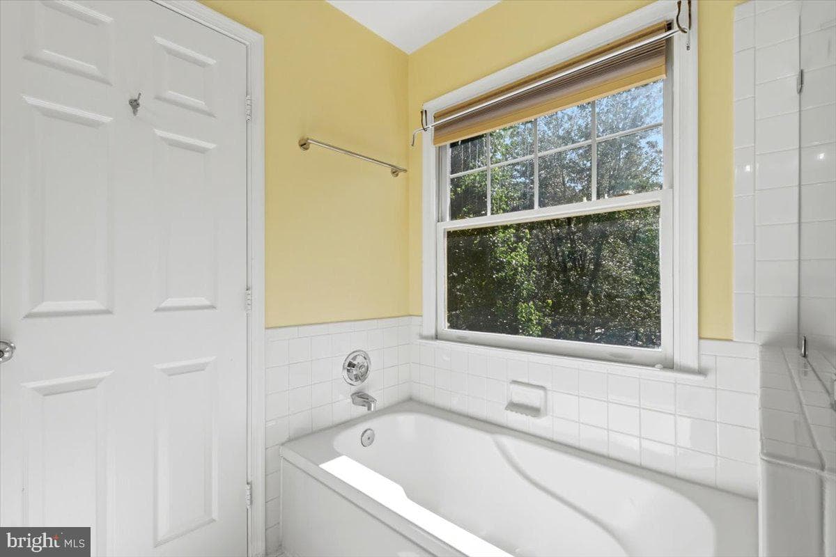 1213 Weatherstone Court photo 28