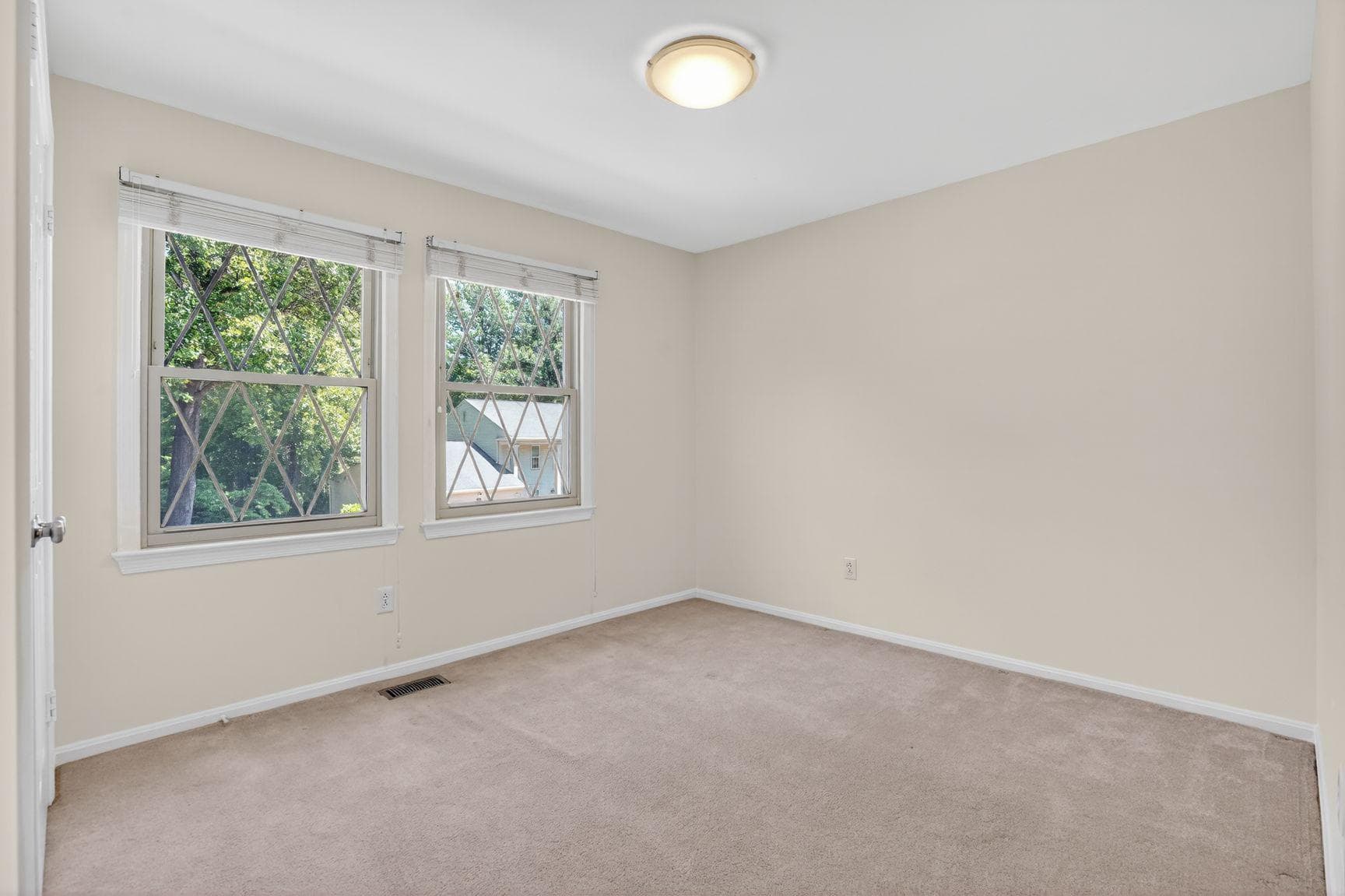 6030 Burnside Landing Drive photo 16