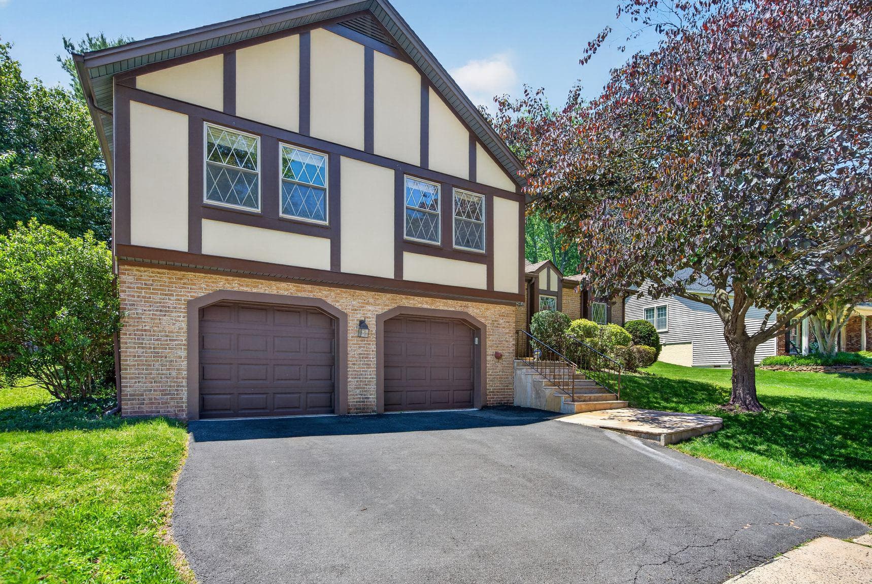 6030 Burnside Landing Drive, Burke
