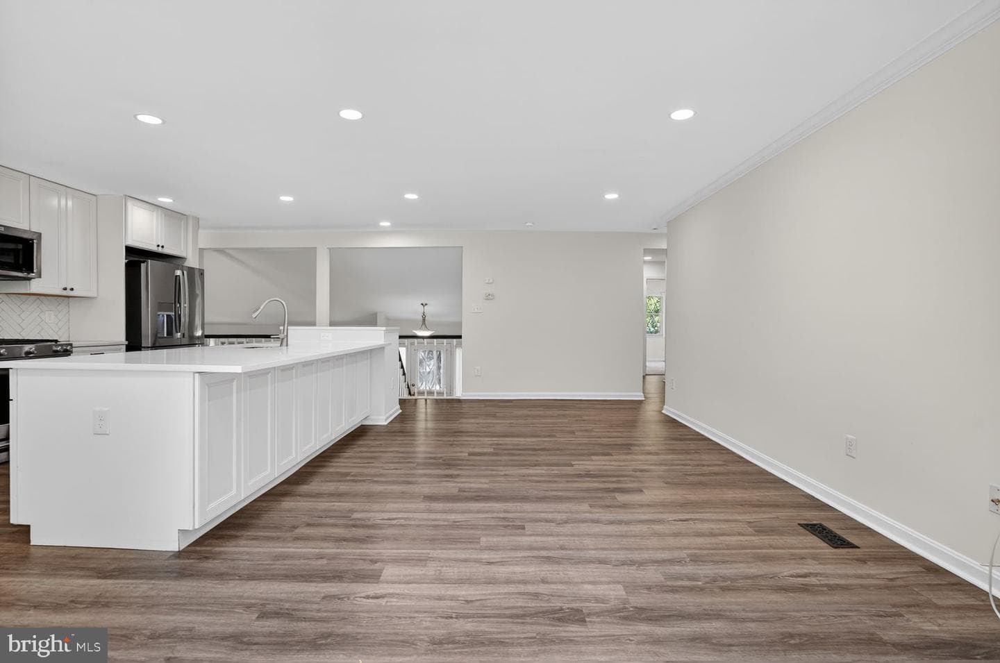 6030 Burnside Landing Drive photo 9