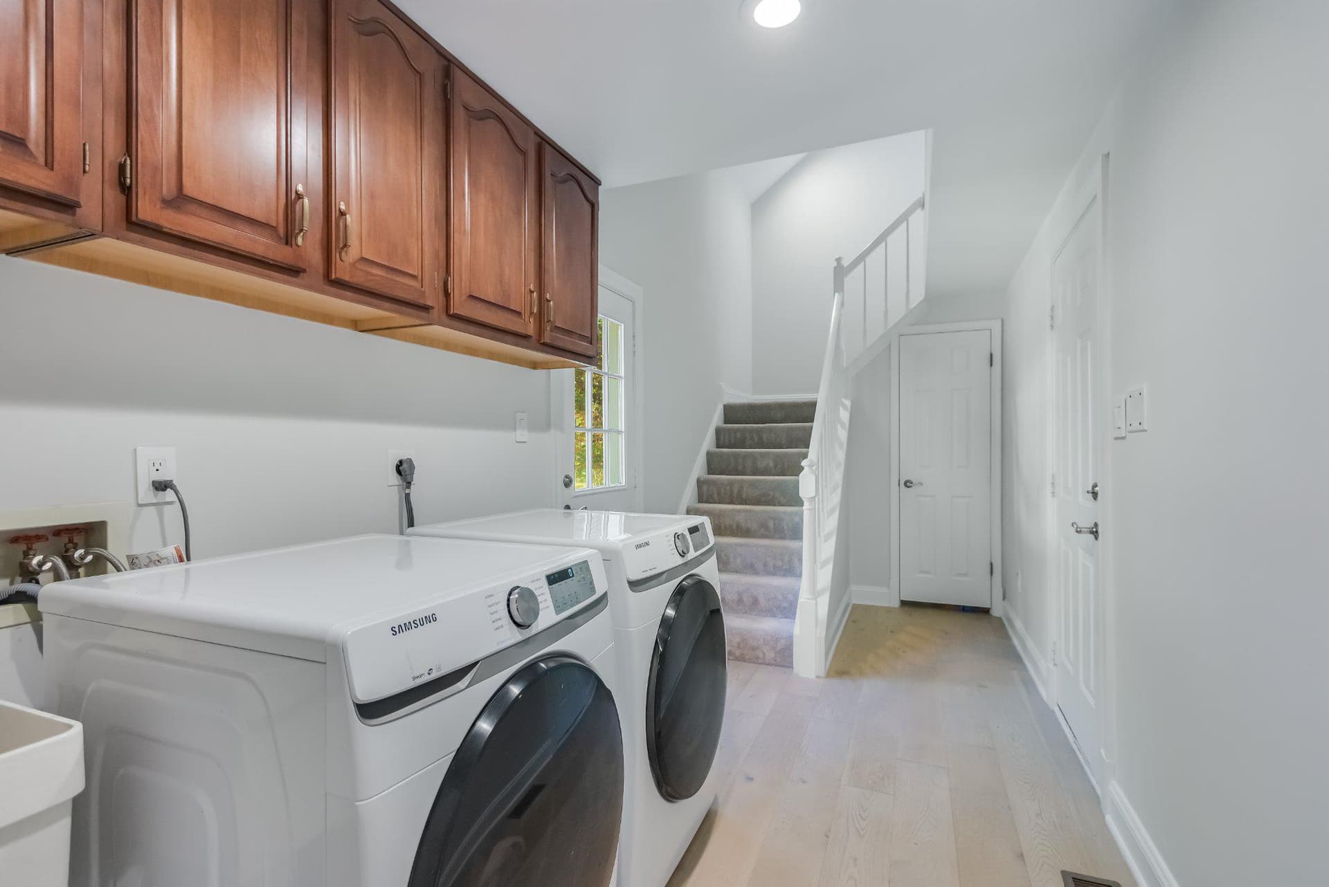 1289 Middleton Court photo 21