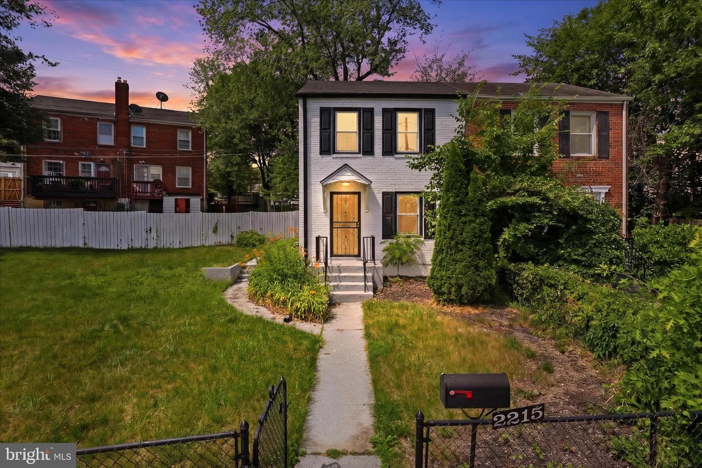 2215 Farrington Avenue, Alexandria