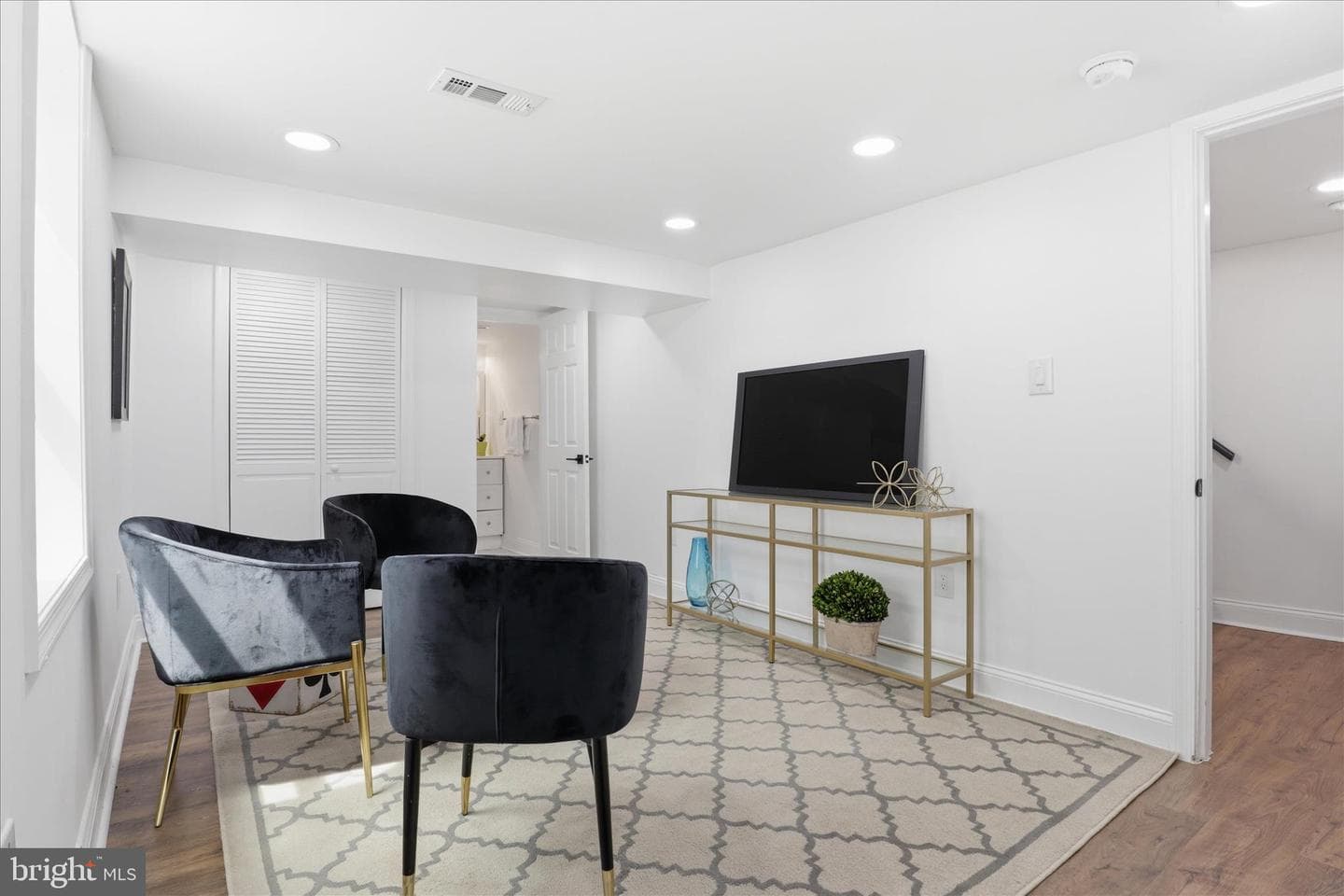 2215 Farrington Avenue photo 11
