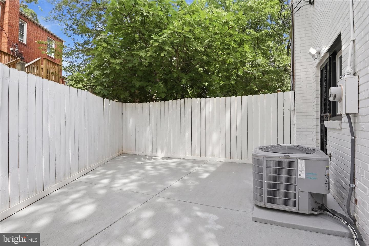 2215 Farrington Avenue photo 18