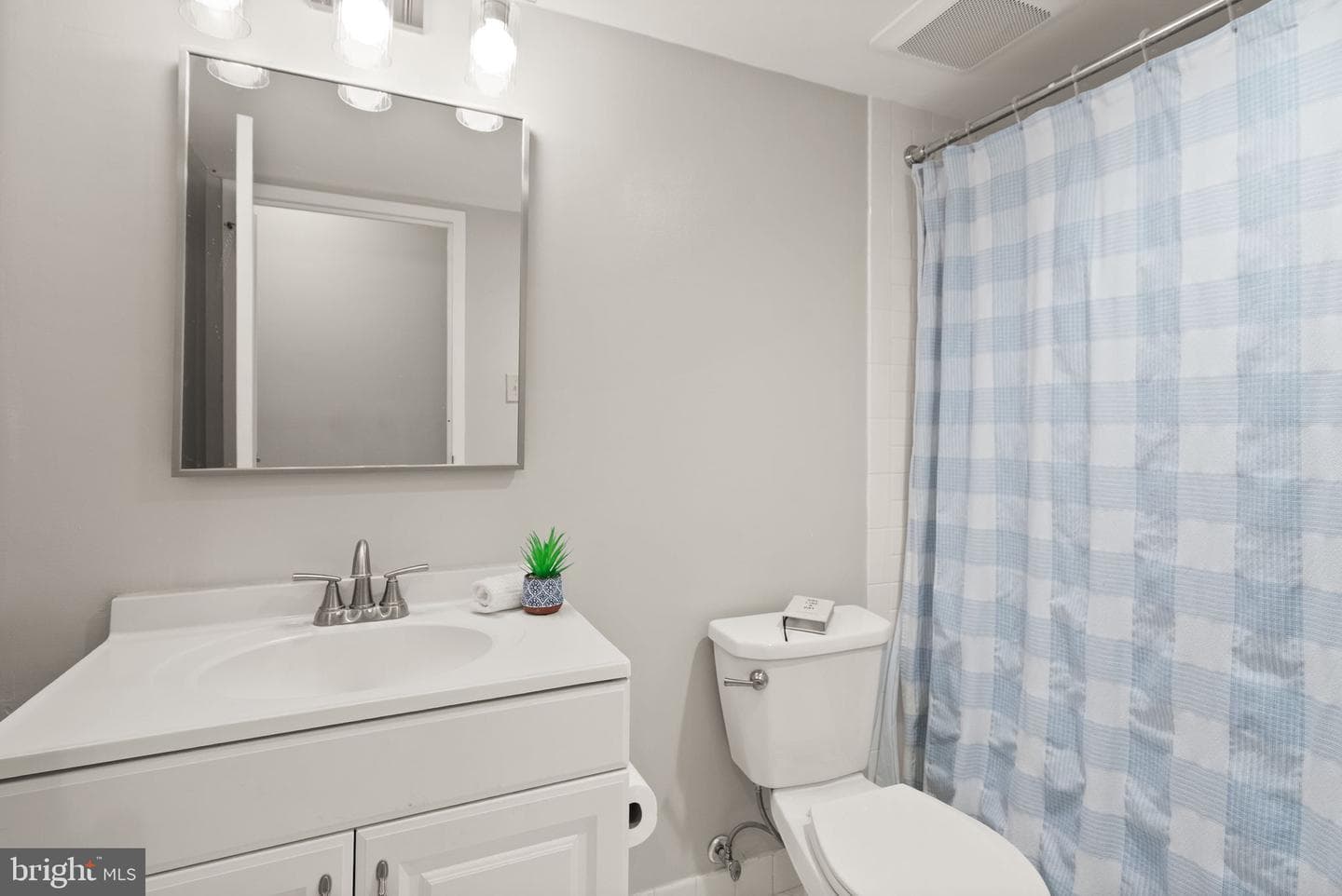 11200 Chestnut Grove Square #302 photo 14