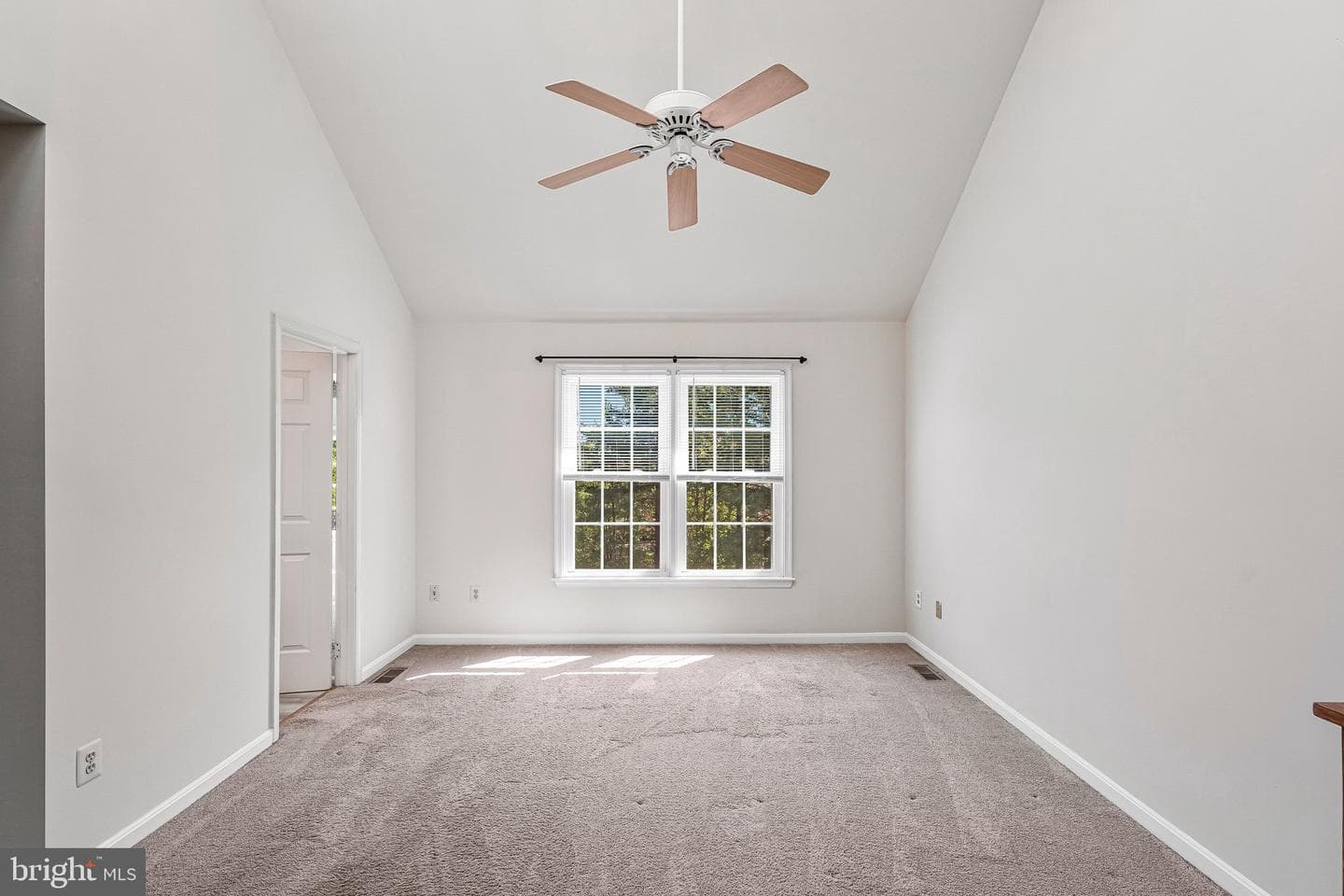 7059 Kings Manor Drive photo 10