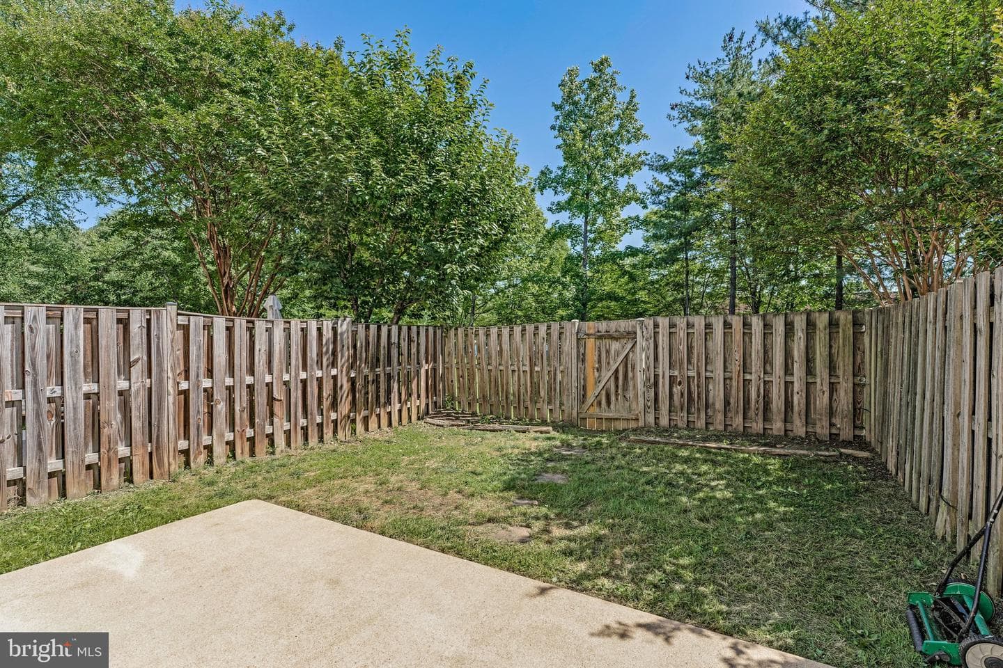 7059 Kings Manor Drive photo 27
