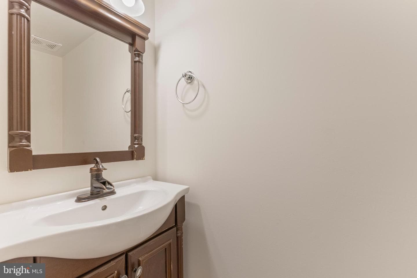 5537 Kendrick Lane photo 12