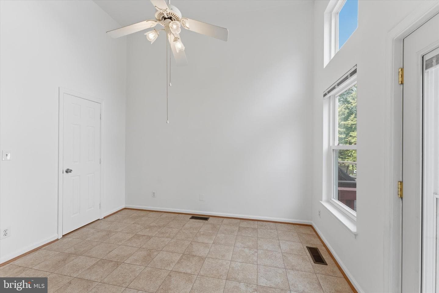 2550 James Monroe Circle photo 27