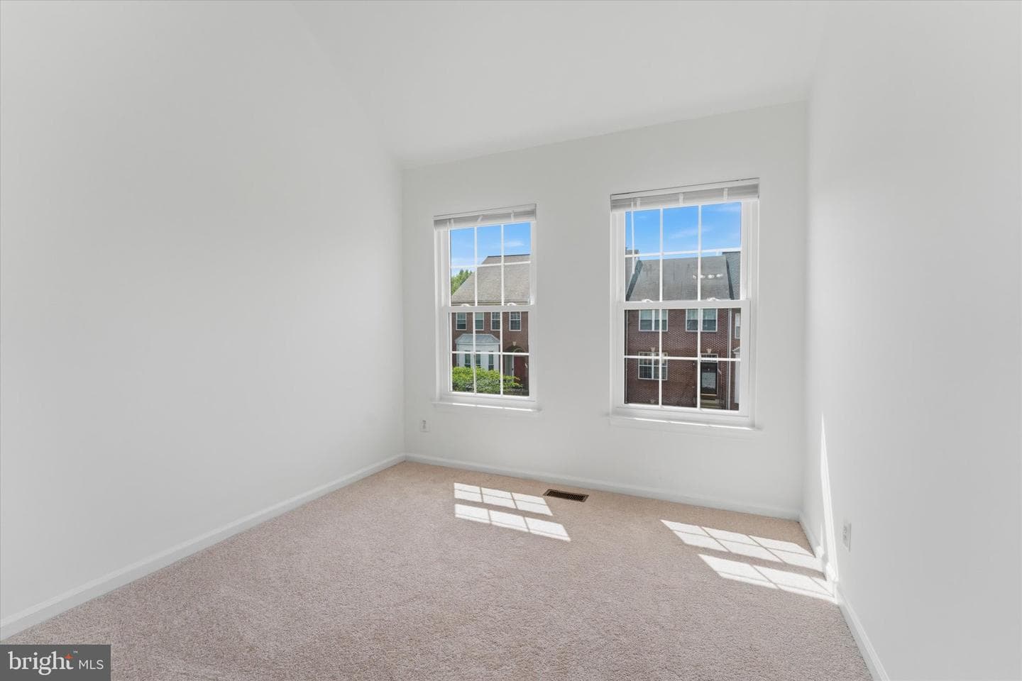 2550 James Monroe Circle photo 33