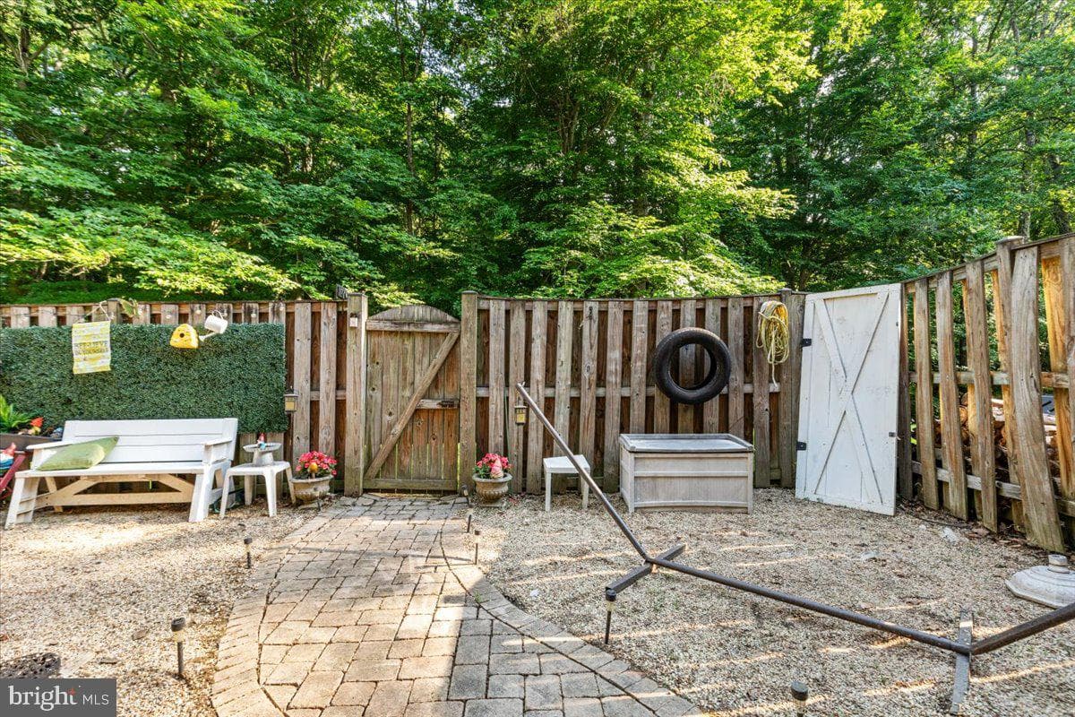 5201 Lonsdale Drive photo 39
