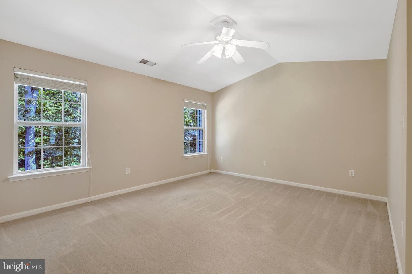 7706 Shadowcreek Terrace photo 15