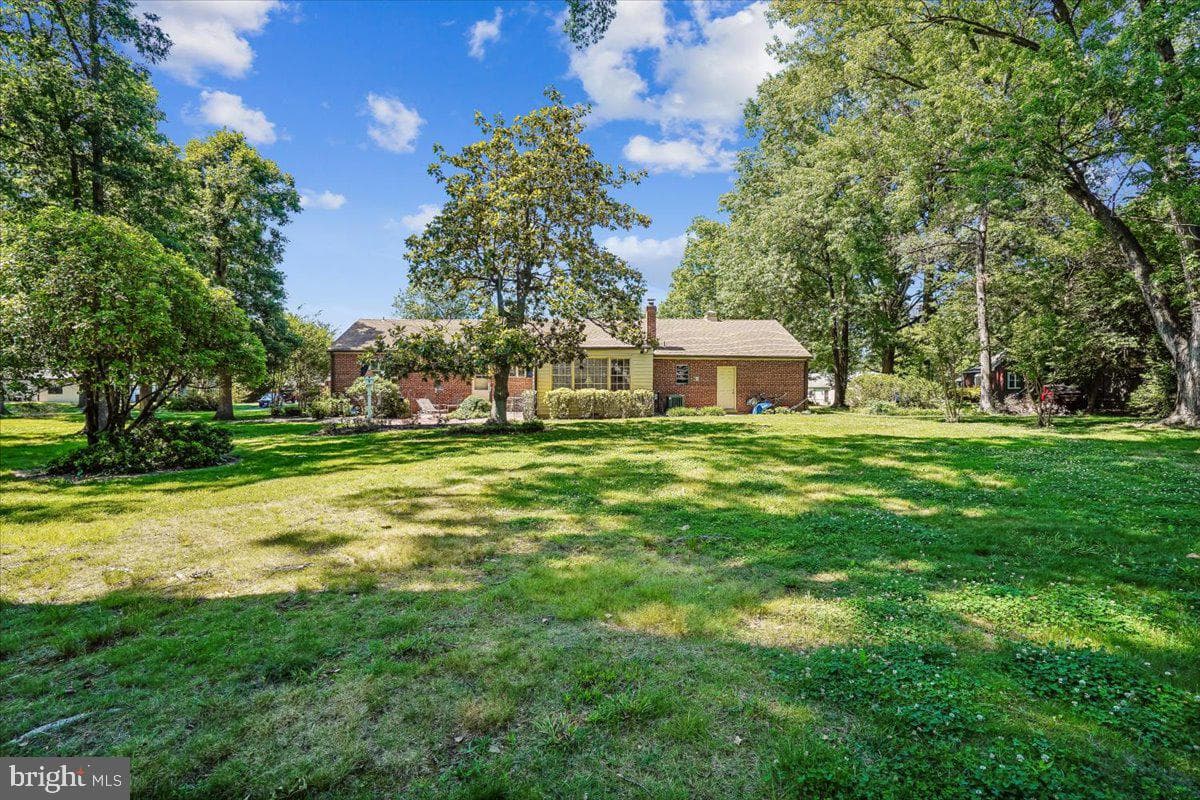 5515 Bradley Boulevard photo 7