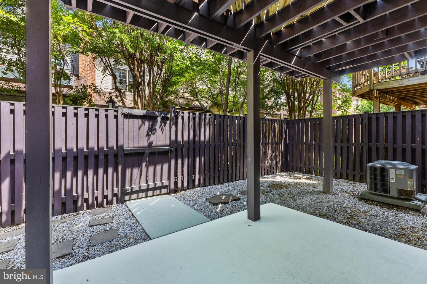 6308 Chaucer View Circle photo 48