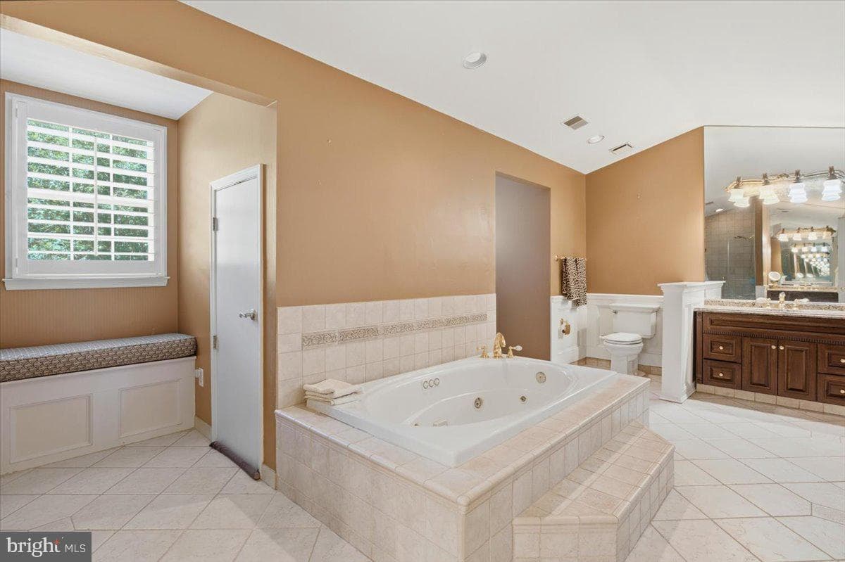 11224 Devereux Manor Lane photo 35
