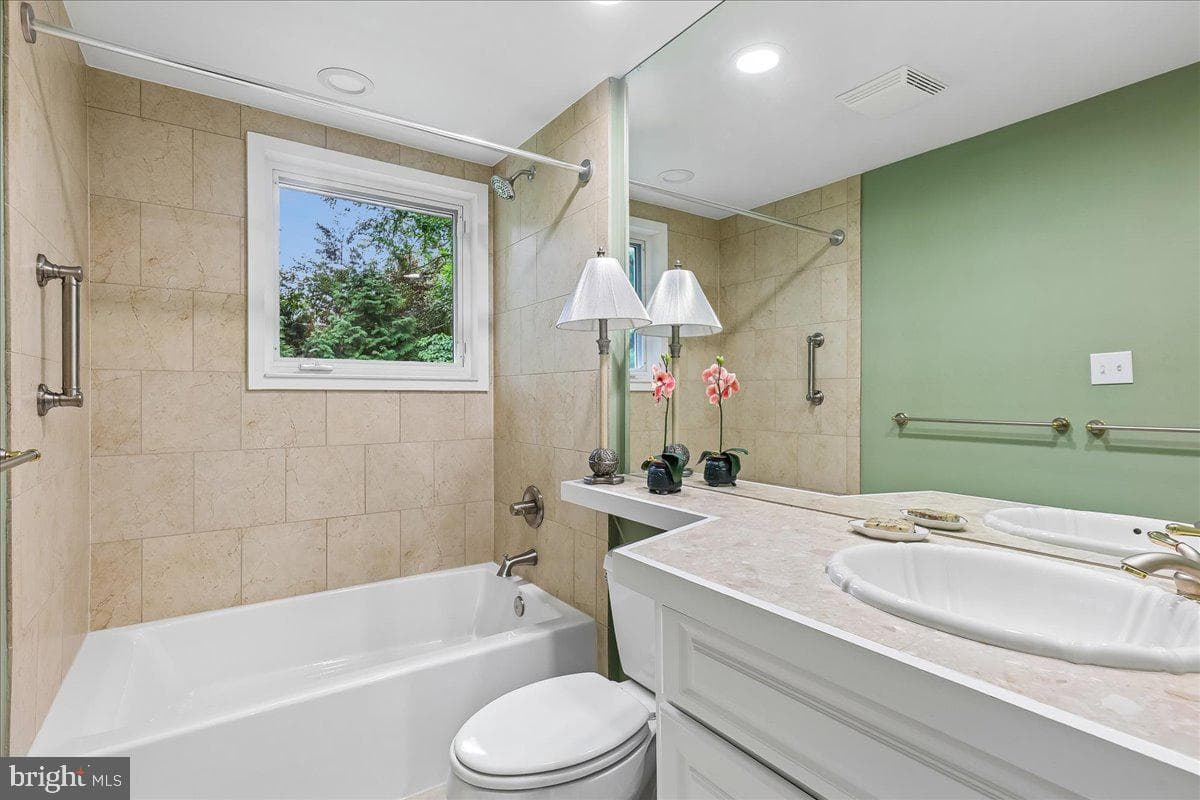 3609 Pinetree Terrace photo 20
