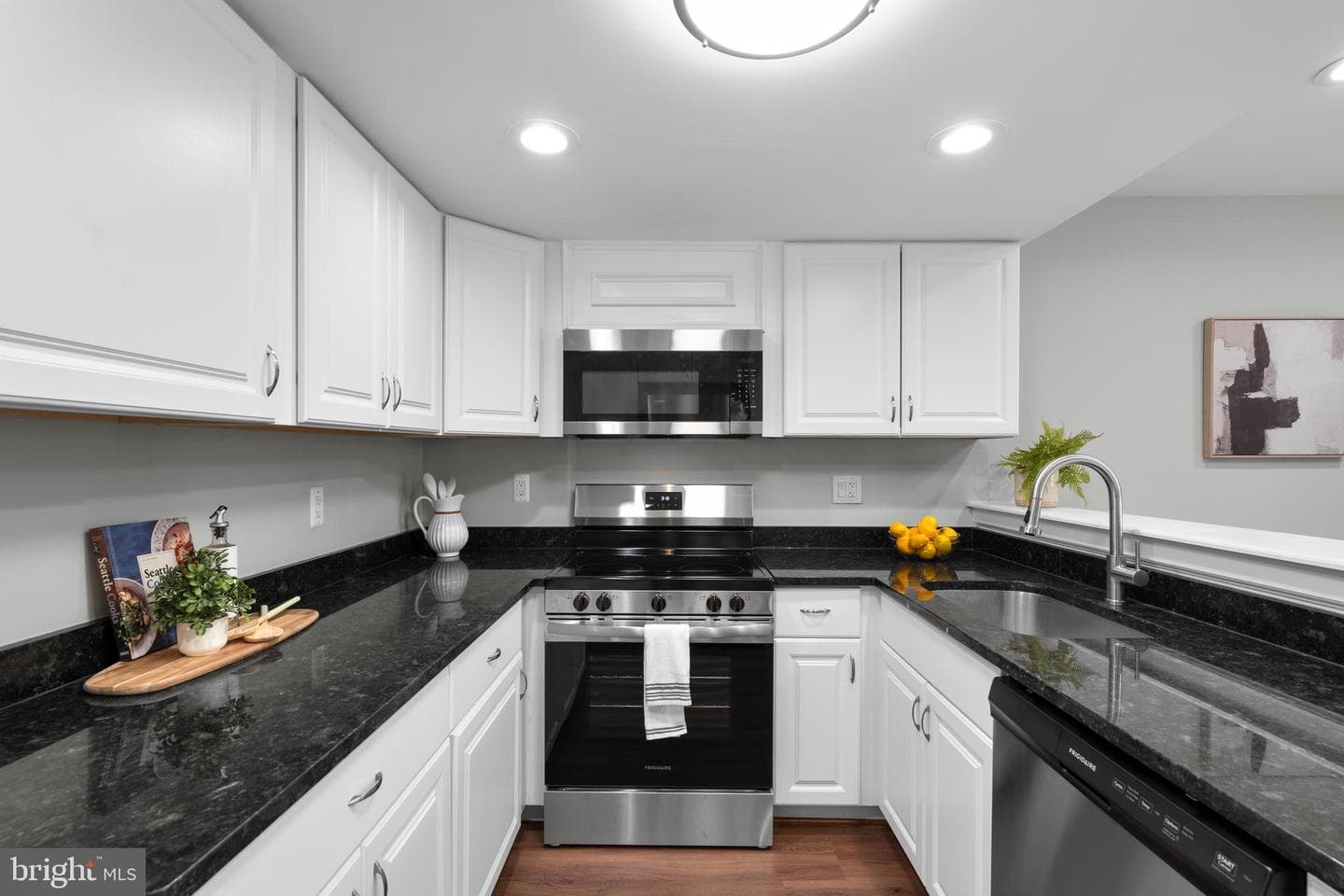 3170 Readsborough Court photo 8