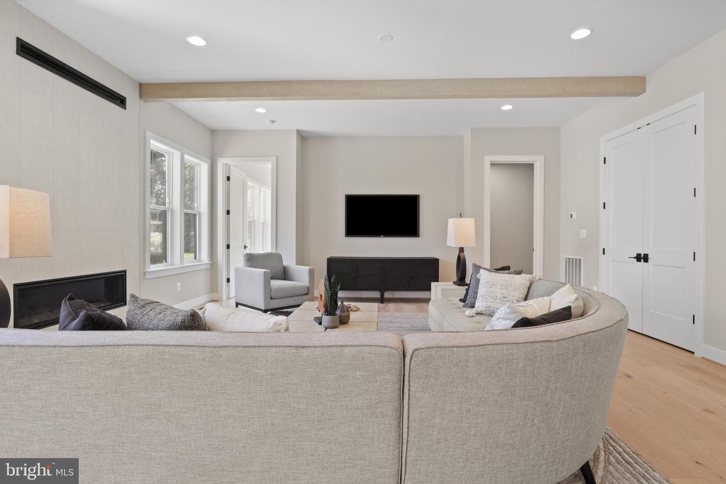 7738 Leonard Drive photo 32