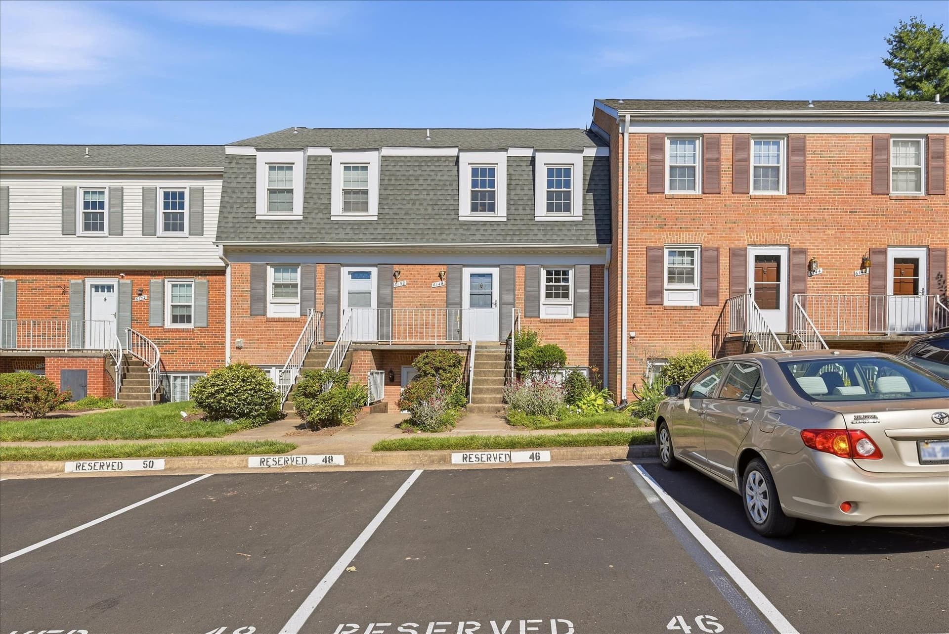 6146 Strasburg Drive, Centreville
