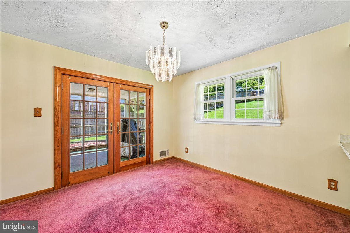 5643 Inverchapel Road photo 23