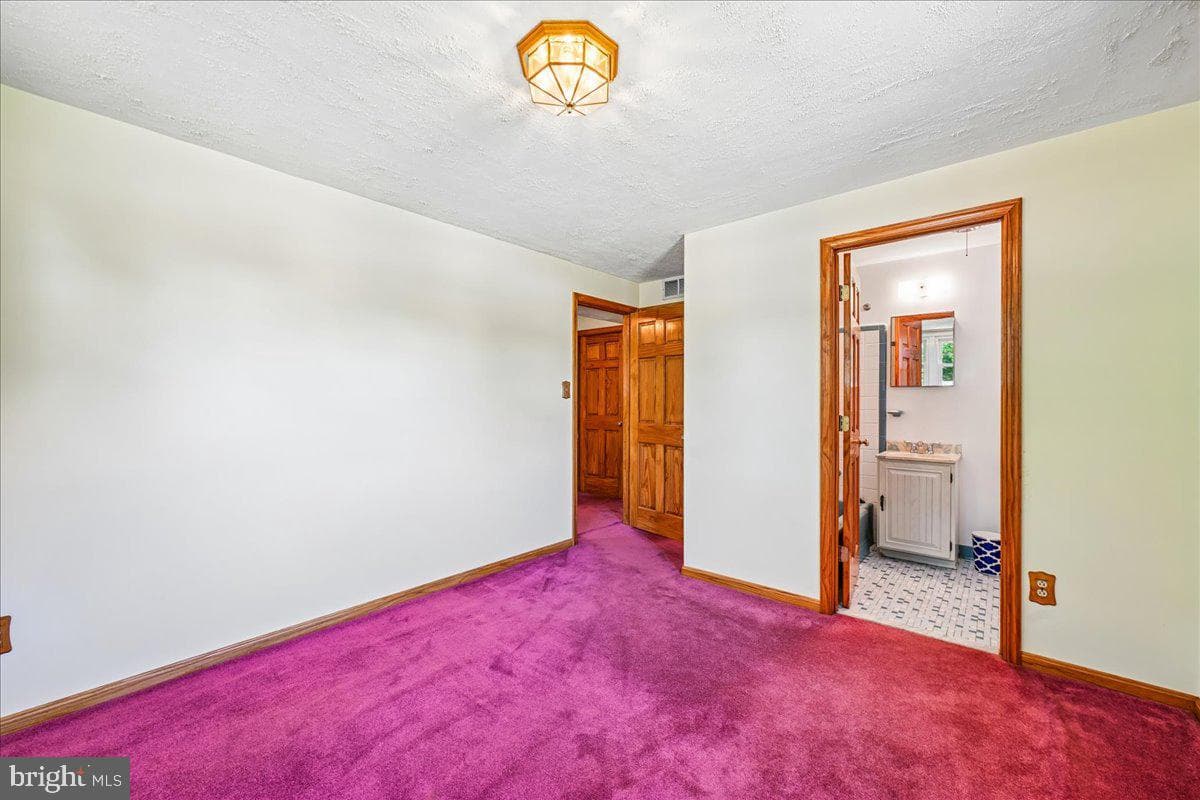 5643 Inverchapel Road photo 42