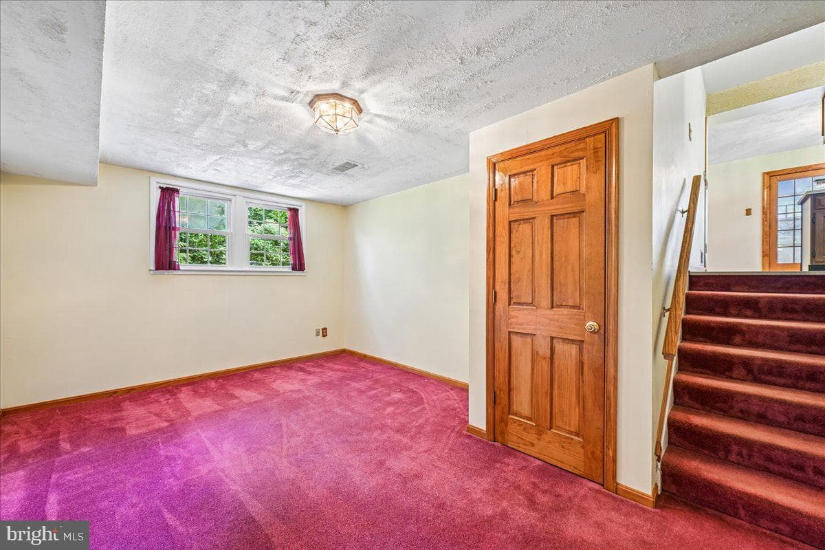 5643 Inverchapel Road photo 44