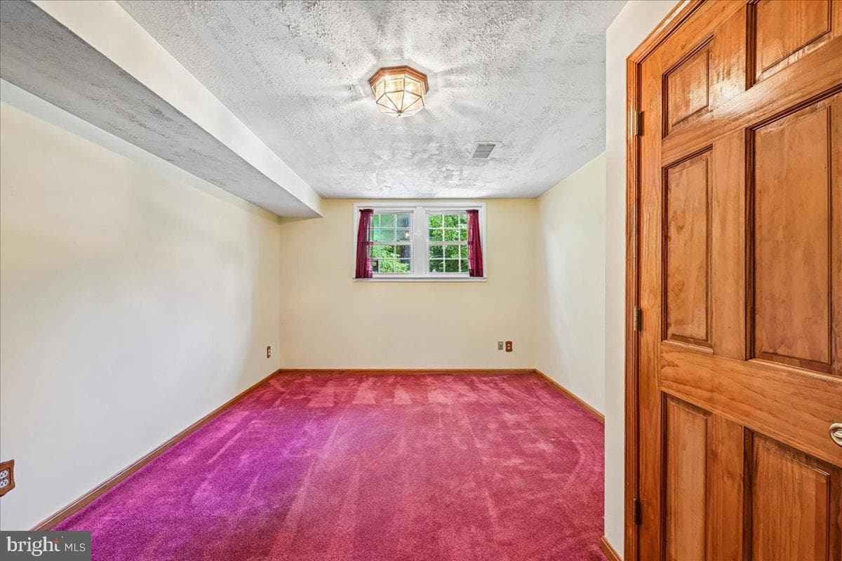 5643 Inverchapel Road photo 47