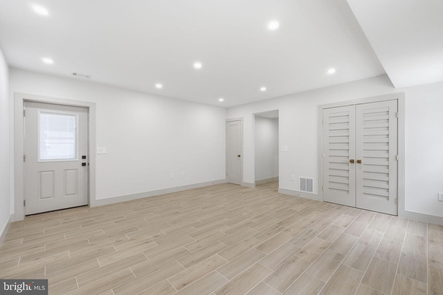 3220 Clayborne Avenue photo 38