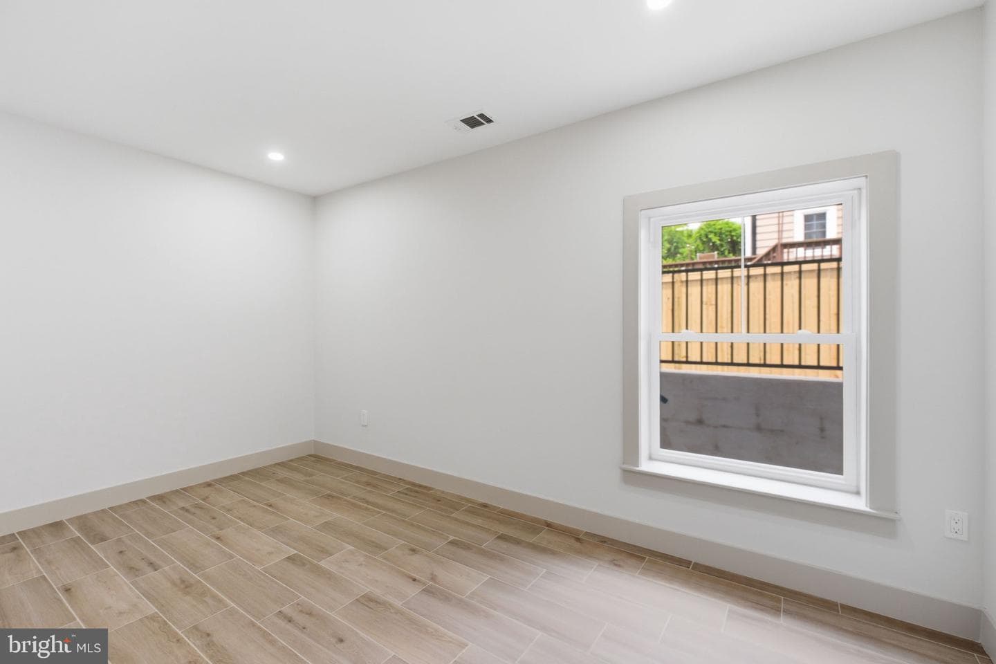 3220 Clayborne Avenue photo 40